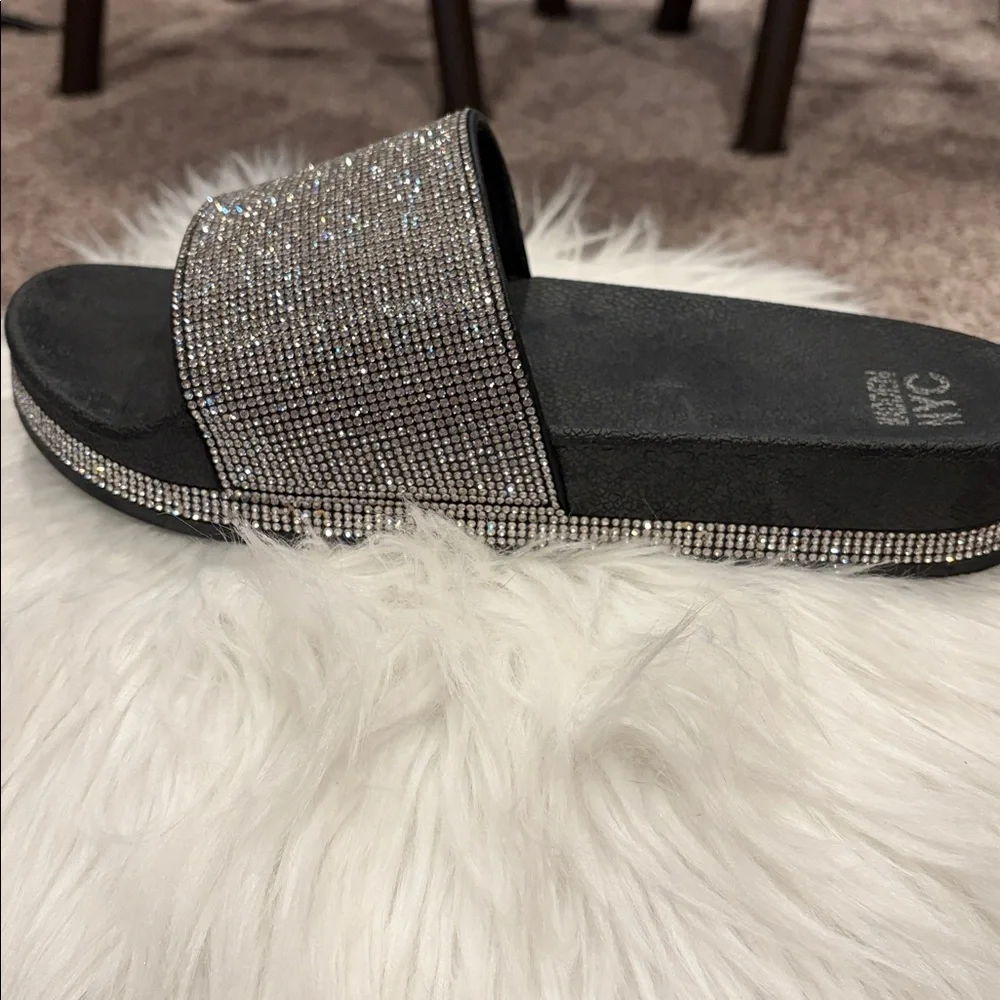 Bling Madden NYC Black and White Slide Sandals Size 9 - Picture 6 of 10